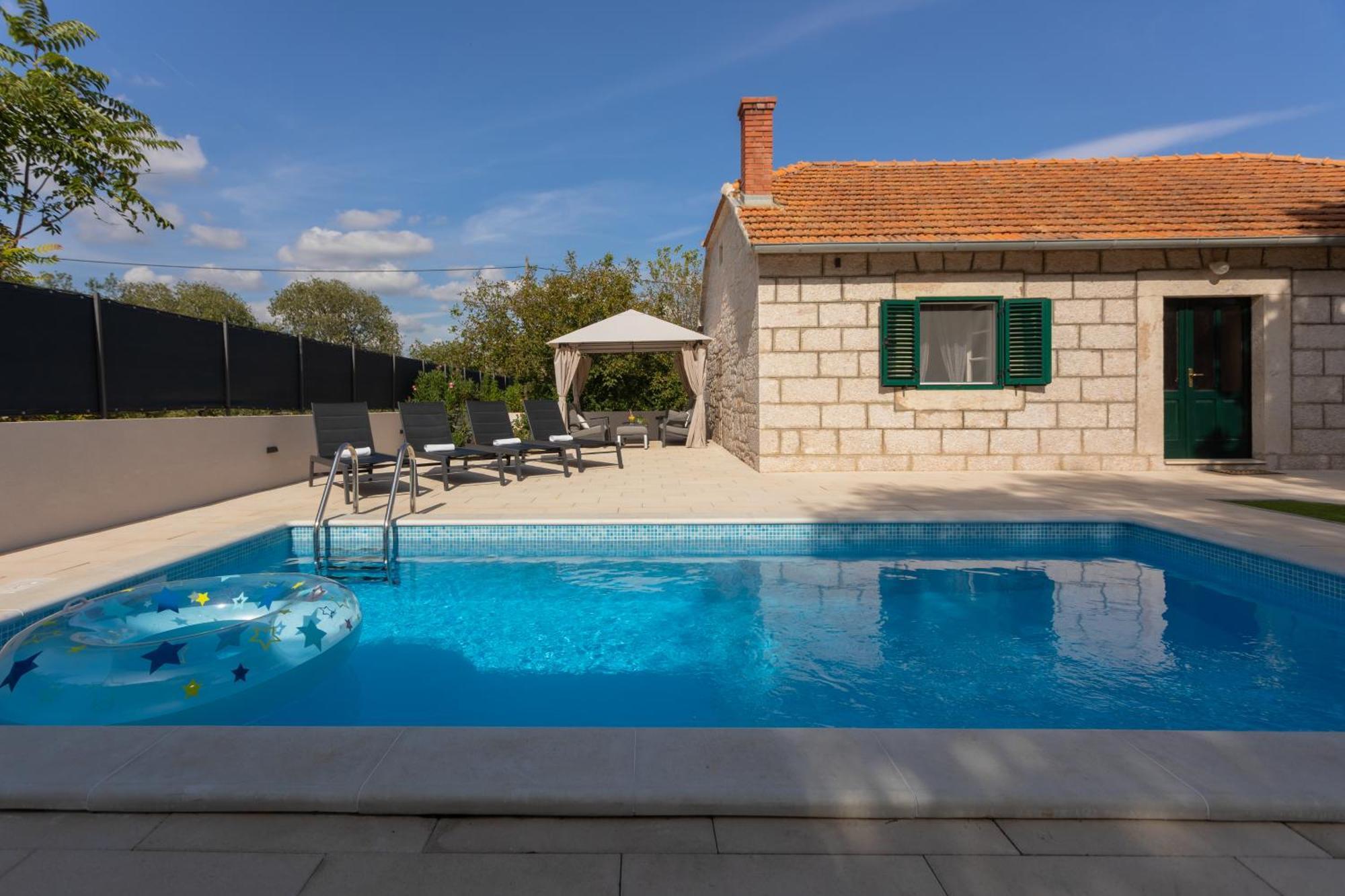 Experience Village Life - Jokini Dvori With Private Pool Pakovo Selo エクステリア 写真