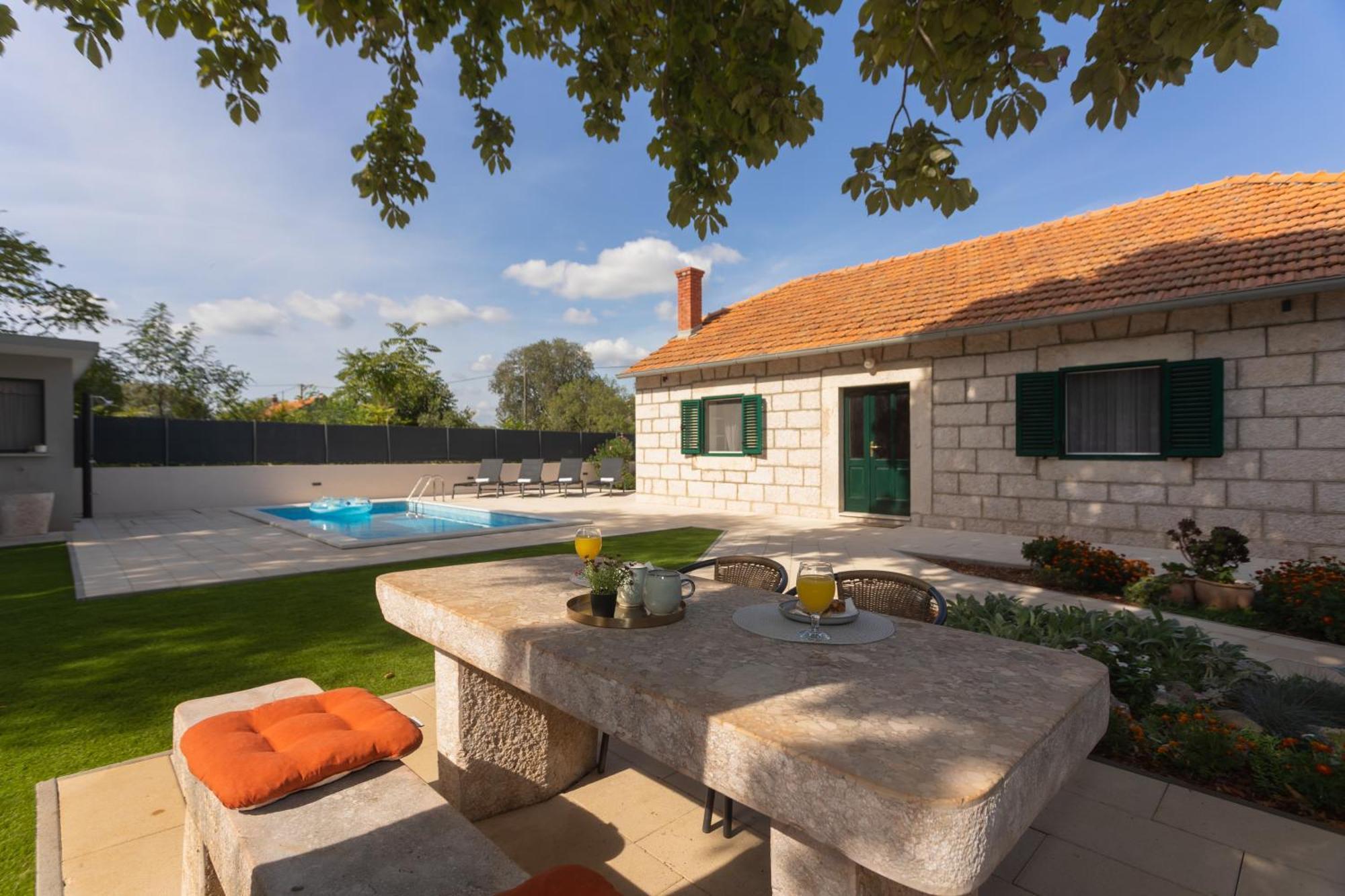 Experience Village Life - Jokini Dvori With Private Pool Pakovo Selo エクステリア 写真