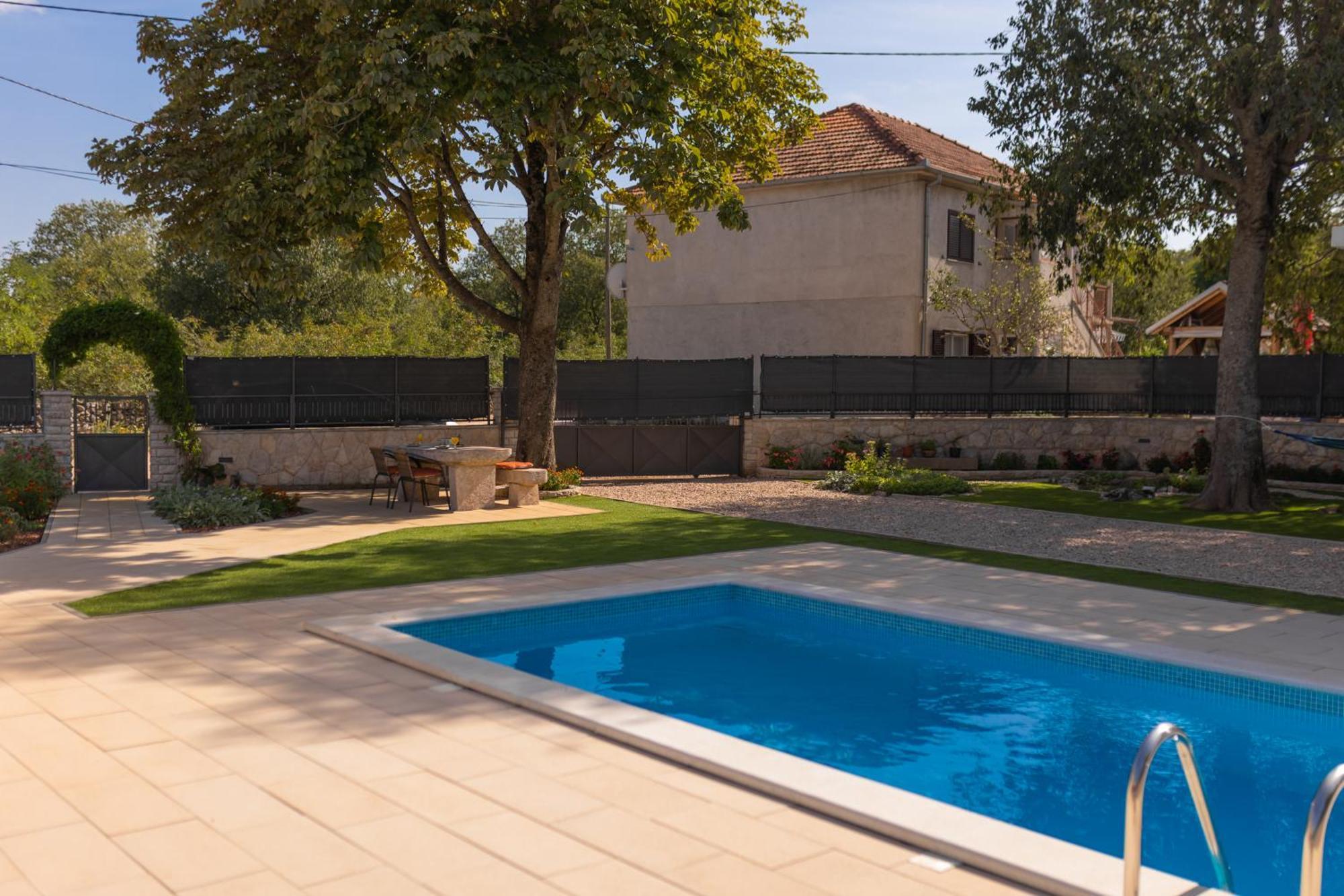 Experience Village Life - Jokini Dvori With Private Pool Pakovo Selo エクステリア 写真